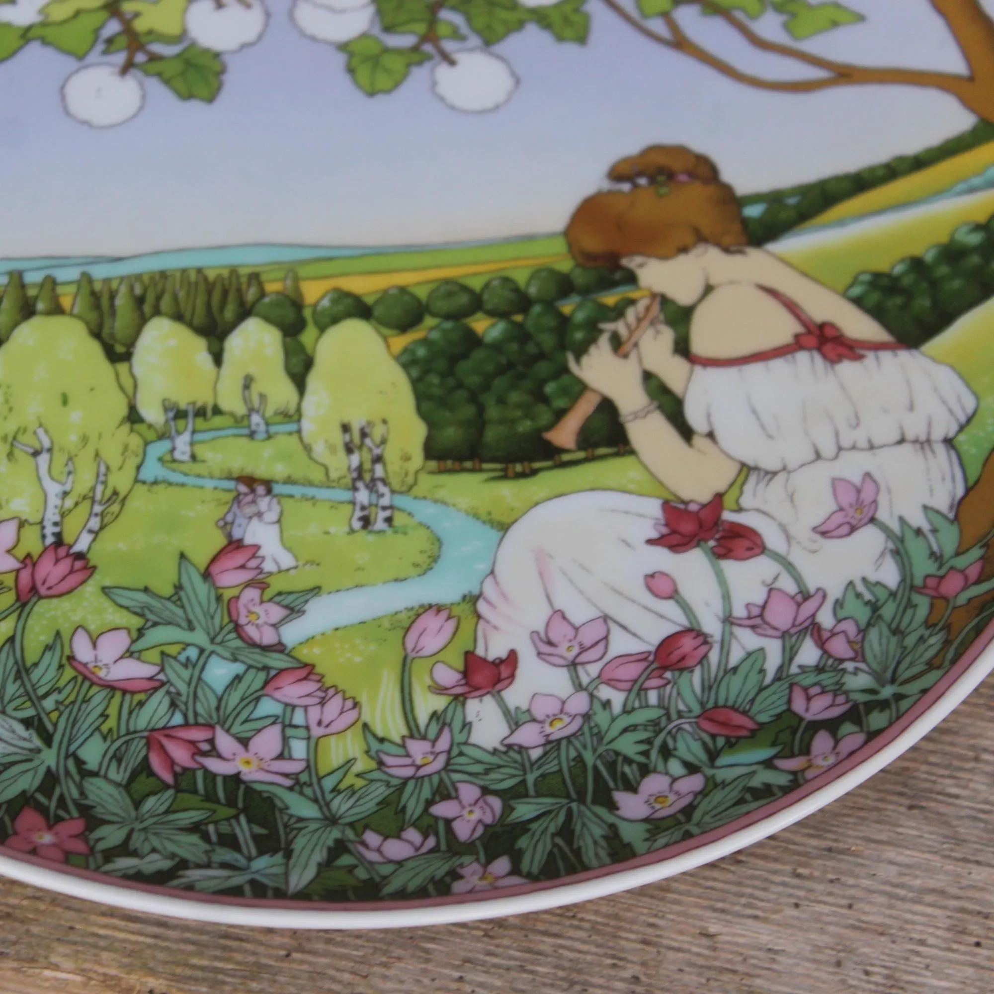 Vintage Garden Ceramic Decorative Plate - View 3